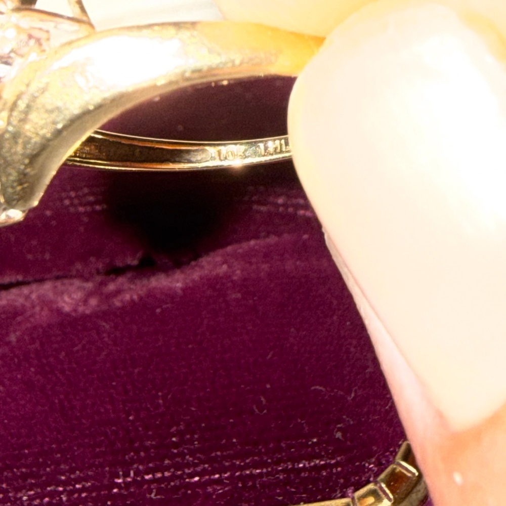 10k cluster solid gold ring - Picture 2 of 4